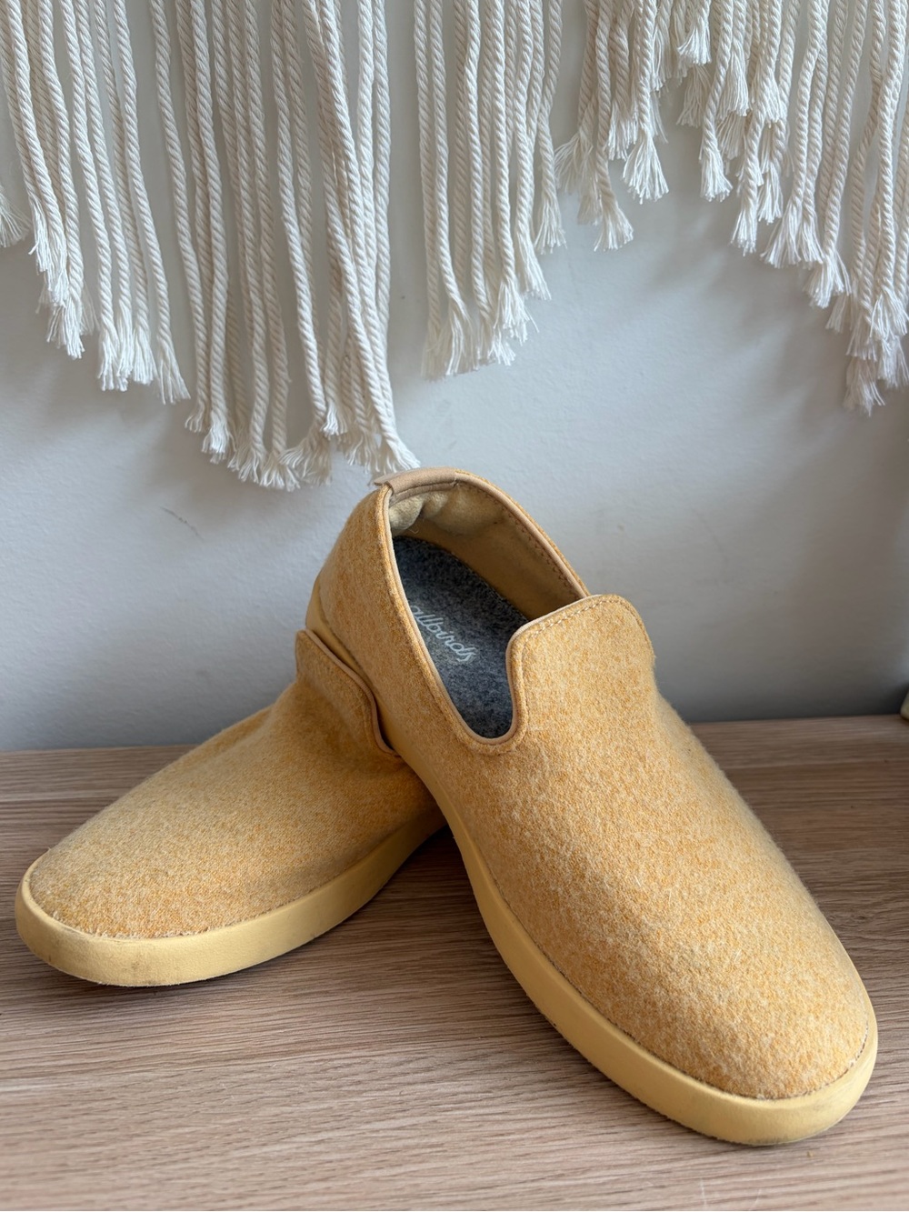 allbirds women’s Yellow Felt Slip-On 100% Merino Wool Loafers size 6